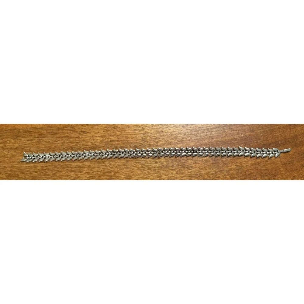 Vintage Trifari Pat Pend Silver Tone Leaf Link Necklace Mid Century Signed
